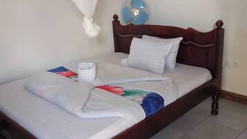 4 makuuhuonetta, silitysrauta/-lauta, Wi-Fi, vuodevaatteet