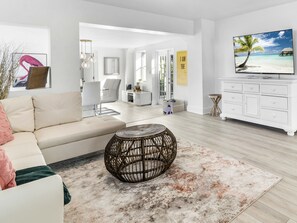 智能电视、办公室