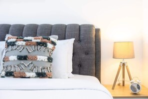 4 chambres, fer et planche à repasser, lit de bébé portatif, Wi-Fi