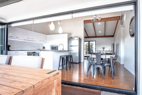 Warana Abode - Pool, Studio, PF, Walk to Beach