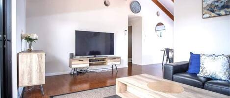 Tv, Netflix, streamingtjänster och kontor