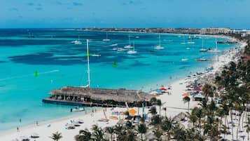 Beach nearby, sun loungers, beach towels