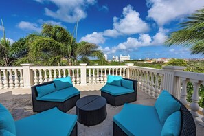 Terrace/patio - Beautiful Aruba luxury villa La Casa Piu Bella (Noord)