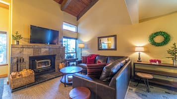 Smart-TV, peis, fotballspill og bordtennis