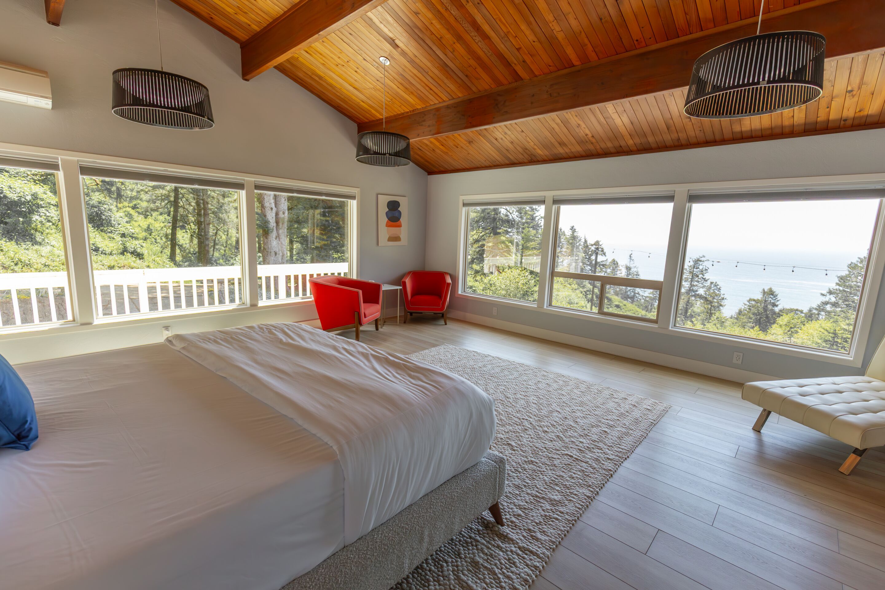 4 soverom, strykejern/-brett, reiseseng for barn og wi-fi (inkludert)