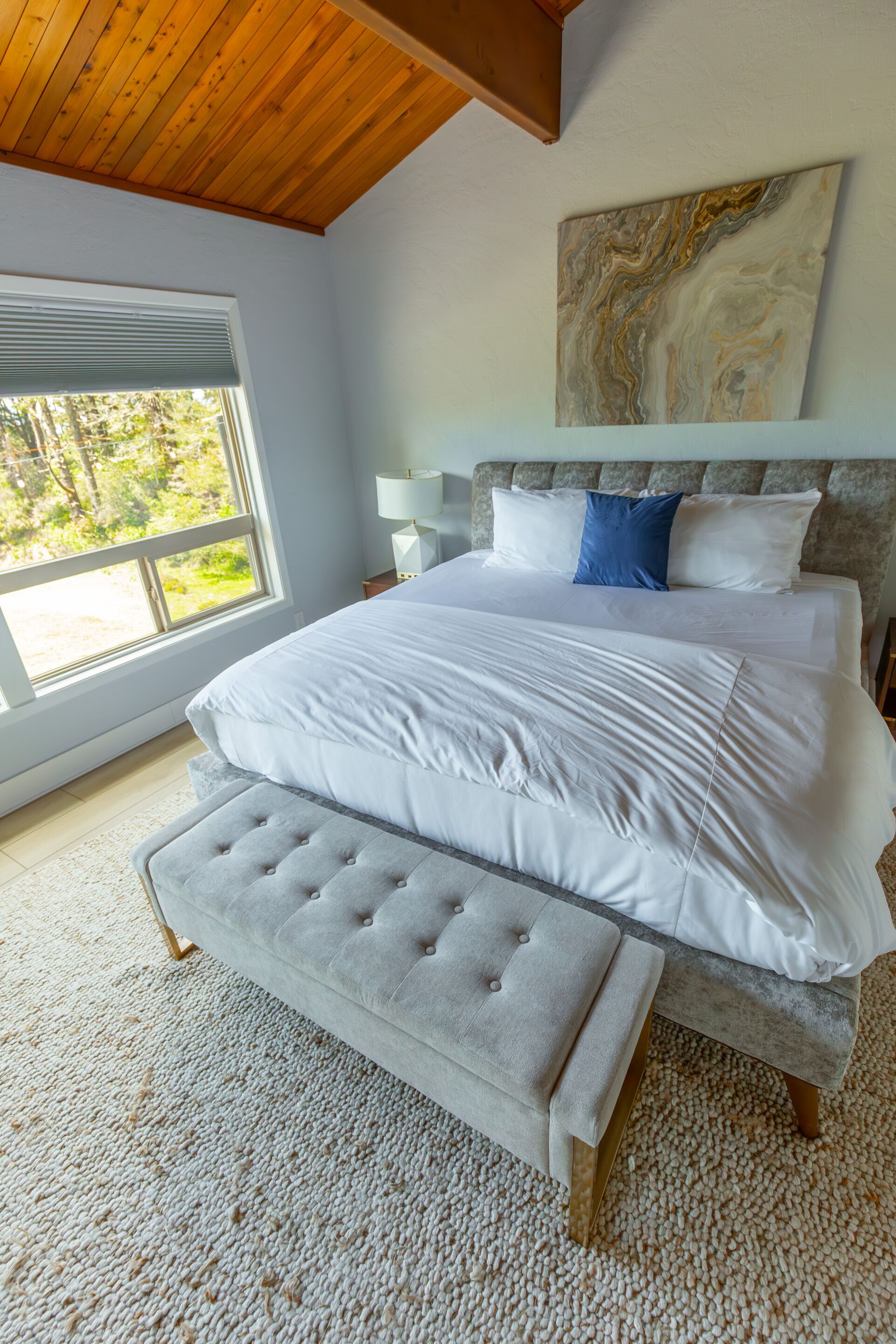 4 bedrooms, iron/ironing board, travel crib, WiFi (free)