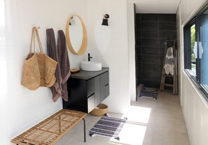 Interior - Sunny’s hideout (MacLeay Island)