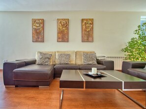 TV - Wonderful private villa for 6 guests with private pool, WIFI, A/C, TV, terrace and pets allowed (Teulada)