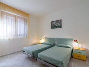 2 bedrooms, free Internet
