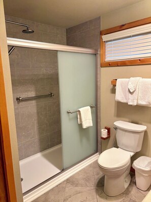 Hair dryer, towels - Rustic Ranch Cabin with Access to The Cove (Sunriver)