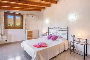 3 habitaciones, tabla de planchar con plancha y wifi gratis 