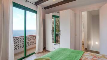 2 chambres, fer et planche Ă  repasser, Wi-Fi gratuit, draps fournis