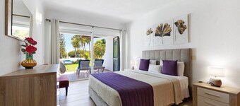 Charming Apartment “Navegador” close to the Beach with Pool, Terrace & Garden