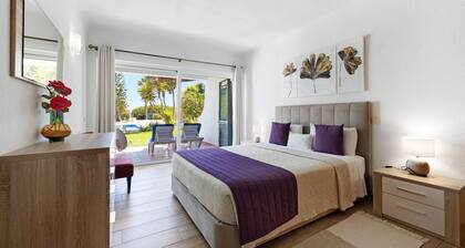 Charming Apartment “Navegador” close to the Beach with Pool, Terrace & Garden