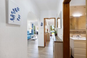 Interior - Charming Apartment “Navegador” close to the Beach with Pool, Terrace & Garden (Sagres)