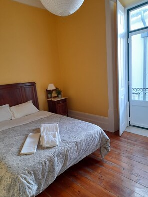 4 chambres, fer et planche à repasser, Wi-Fi gratuit, draps fournis