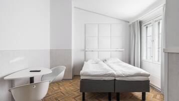 Minibar, laptop workspace, soundproofing, free WiFi