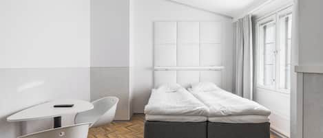 Familierom | Minibar, skrivebord for bærbar PC, lydisolert og wi-fi (inkludert)