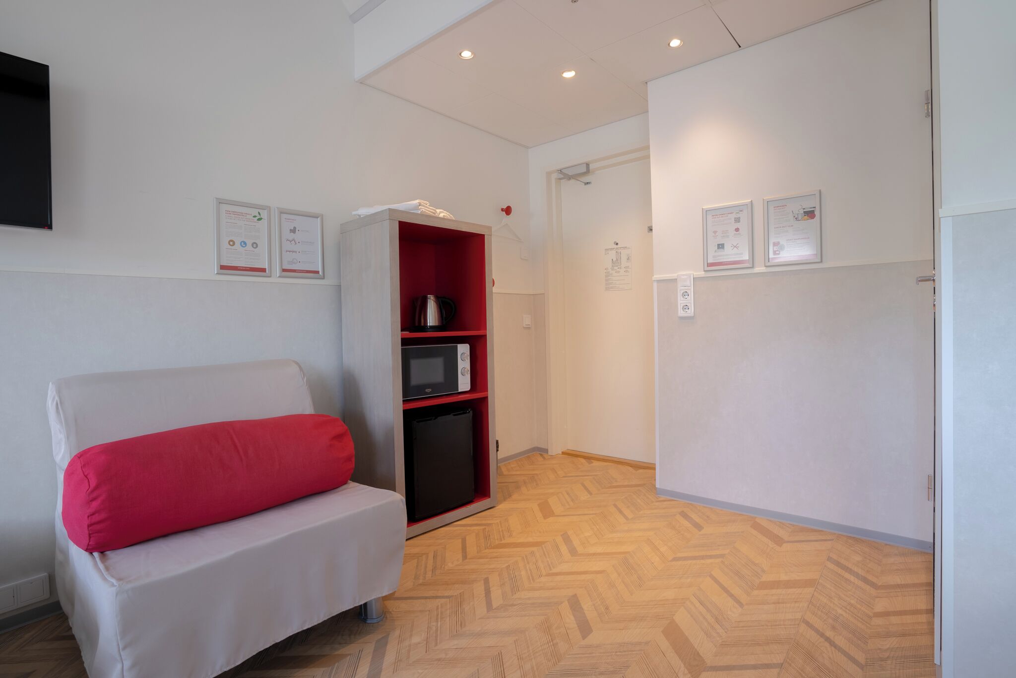 family room | minibar, laptop workspace, soundproofing, free wifi