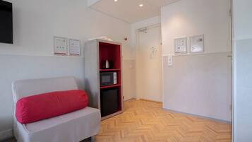 Minibar, laptop workspace, soundproofing, free WiFi