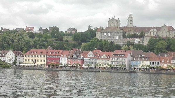 Unclassified image, 1 of 37, button