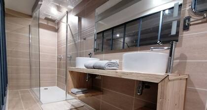 Maison tout Ă©quipĂ©e! Avec SALLE DE CINĂMA!!!