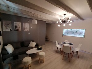 TV - Fully equipped house! With CINEMA ROOM!!! (Inzinzac-Lochrist)