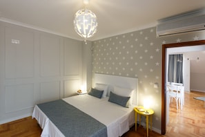 Premium-Apartment | 1 Schlafzimmer, Zimmersafe, Schreibtisch, laptopgeeigneter Arbeitsplatz