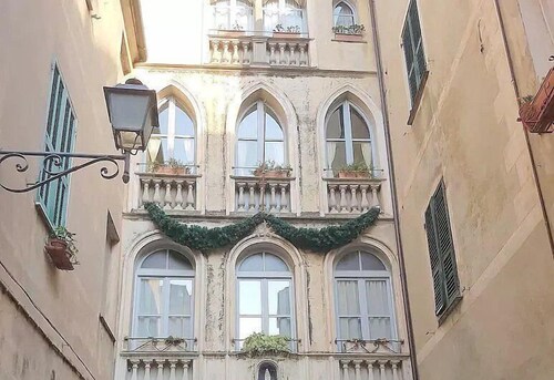 Villa Malvina E: A welcoming apartment that is part of an ancient historic building, with Free WI-FI.