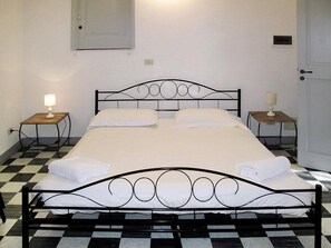 2 habitaciones, tabla de planchar con plancha y wifi gratis 