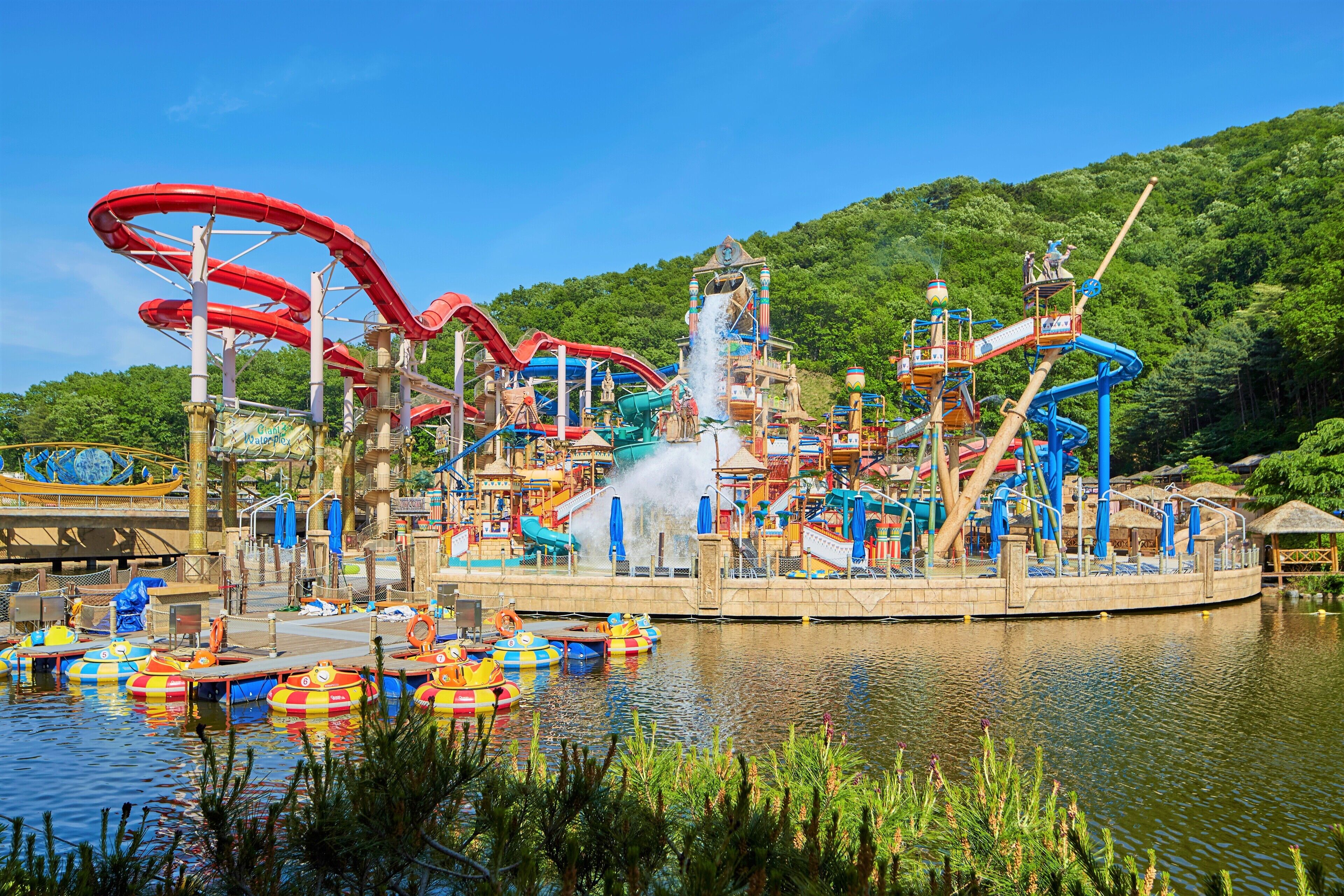 2 bedrooms, premium bedding, in-room safe, free wifi