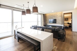 Roba de llit d'alta qualitat, caixa forta a l'habitació i wifi gratuïta 
