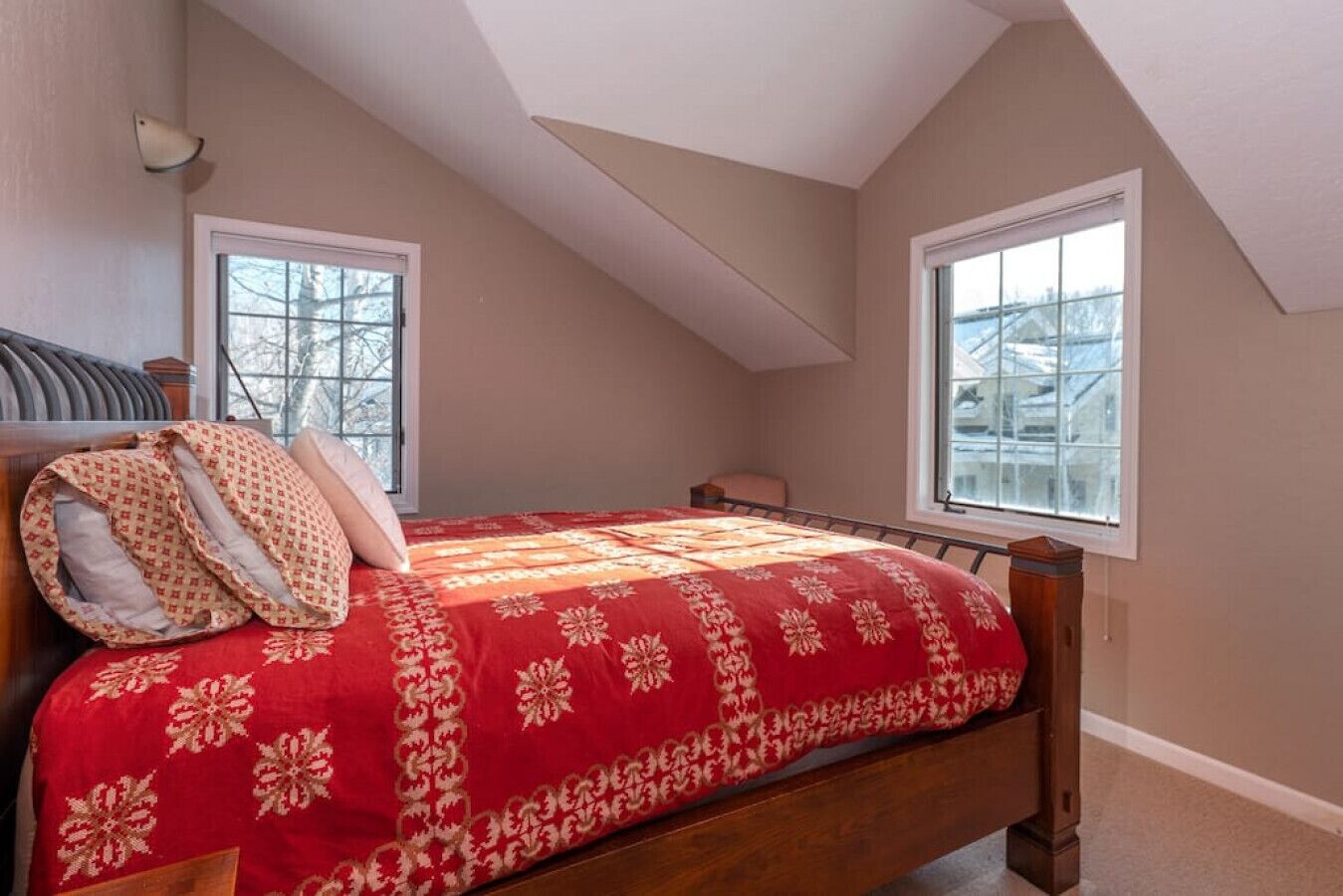 3 bedrooms, desk, iron/ironing board, WiFi