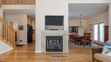 TV connectée, cheminée