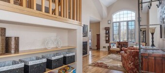 Cobble Creek Lane: Spacious, Gourmet Kitchen, Great for Families