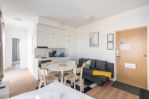 Appartement Standard, 1 chambre, balcon | 1 chambre, espace de travail pour ordinateur portable