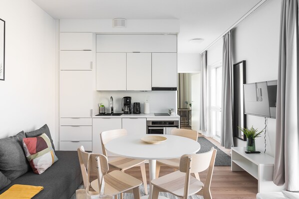 Business Apartment, 1 Bedroom, Balcony | Private kitchenette | Full-sized fridge, microwave, oven, stovetop