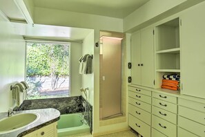 Free toiletries, hair dryer, towels - Woodsy Willow Creek Getaway w/ Pool & Deck! (Willow Creek)