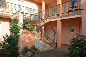 Exterior detail - RED apartman (Medulin)