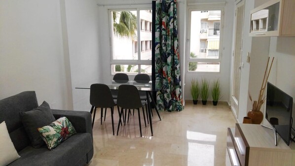 TV - Azul Rentals Albir flat: walk to beach and shops (Albir)