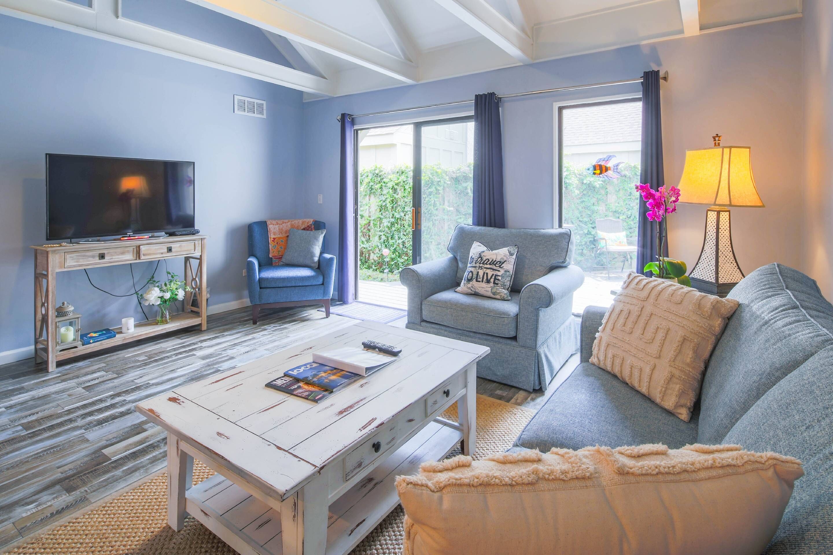 Renovated, Dog-Friendly Villa with Community Pool, Easy Walk to the Beach & Terrific Back Deck!