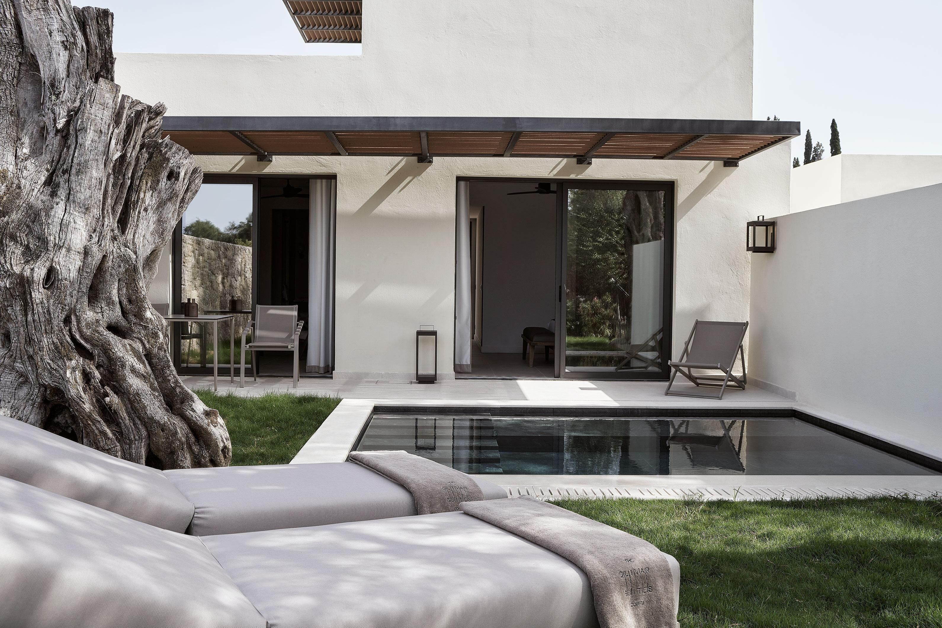 premier suite, private pool | outdoor pool | seasonal outdoor pool, open 10:00 am to 6:00 pm, pool umbrellas