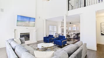 TV, fireplace