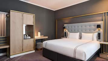 Standard Quadruple Room | Soundproofing, free WiFi, bed sheets