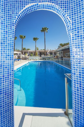 Outdoor pool - San Valentín & Terraflor Park (San Bartolomé de Tirajana)
