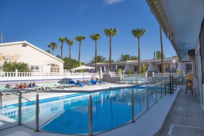 Outdoor pool - San Valentín & Terraflor Park (San Bartolomé de Tirajana)