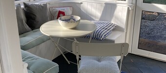 "Fisherman's Cottage" - Coastal Retreat at Carne Beach with Private Garden.