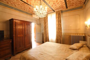 3 bedrooms, iron/ironing board, Internet, bed sheets - Apartment Monforte 6 in Villa Giobatta (Barolo)