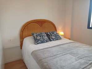 2 sovrum, strykjärn/strykbräda, gratis wi-fi och sängkläder