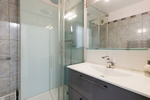 Shower, bidet